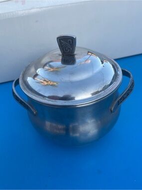 Monterey Classic SterlingSilver-Tone Covered Serving Pot with Decorative Handles